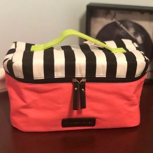 👄Victoria Secret personal intimates bag NWT